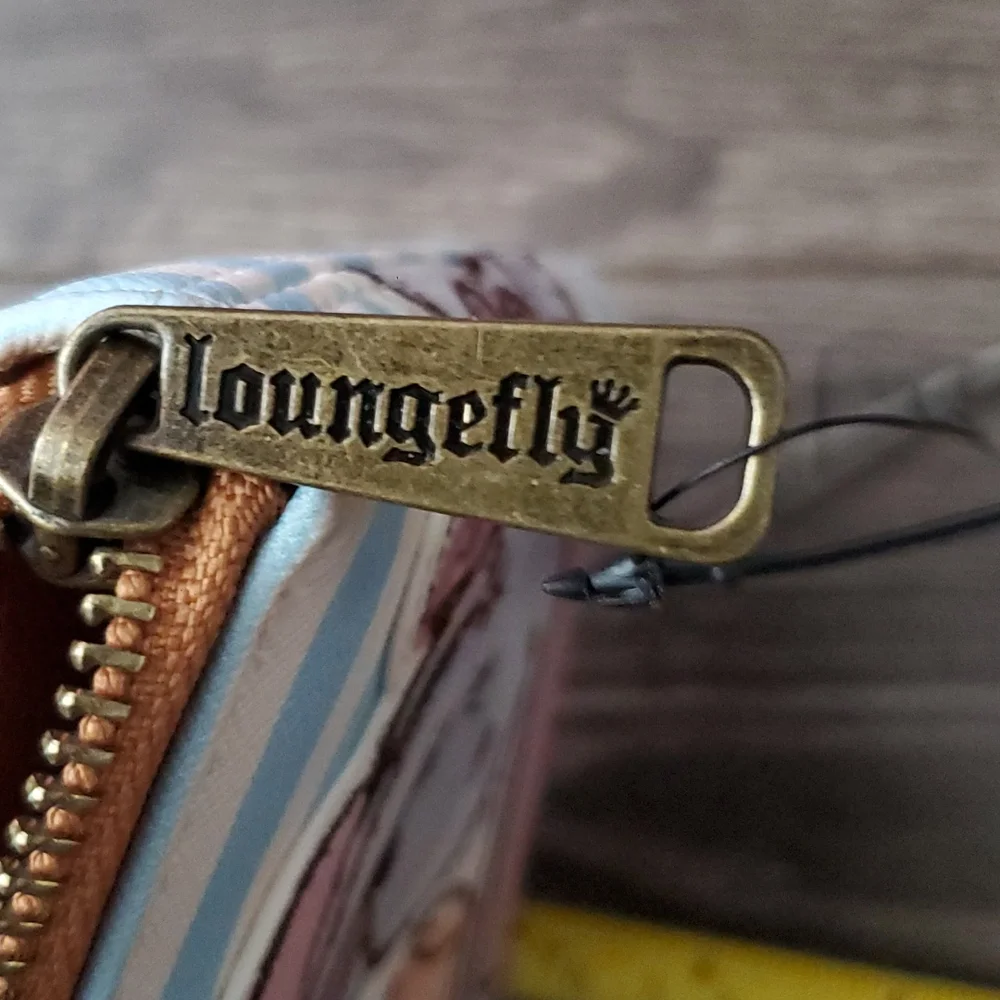 Disney Loungefly Wallet - Dumbo Stripes Brand New - Picture 2 of 9